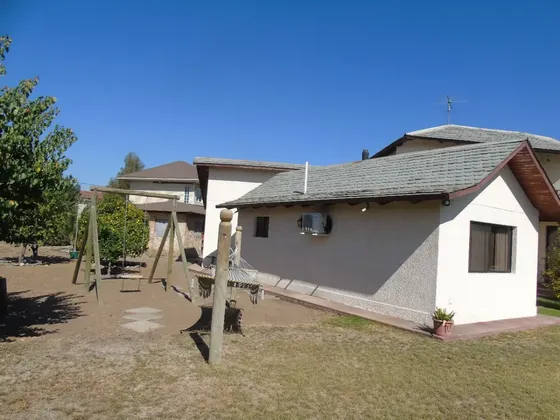 Inversión Ideal: 2 Casas + Gran Terreno Zona Urbana Peñaflor