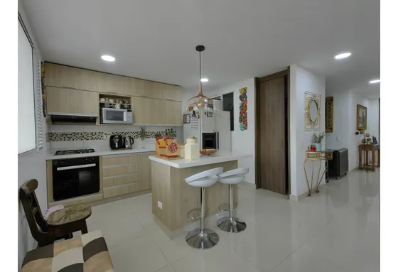 Apartamento En Venta En Conquistadores Medellín, Piso Alto