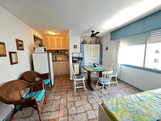 Apartamento En Venta De 1 Dormitorio En Peninsula De Punta Del Este.