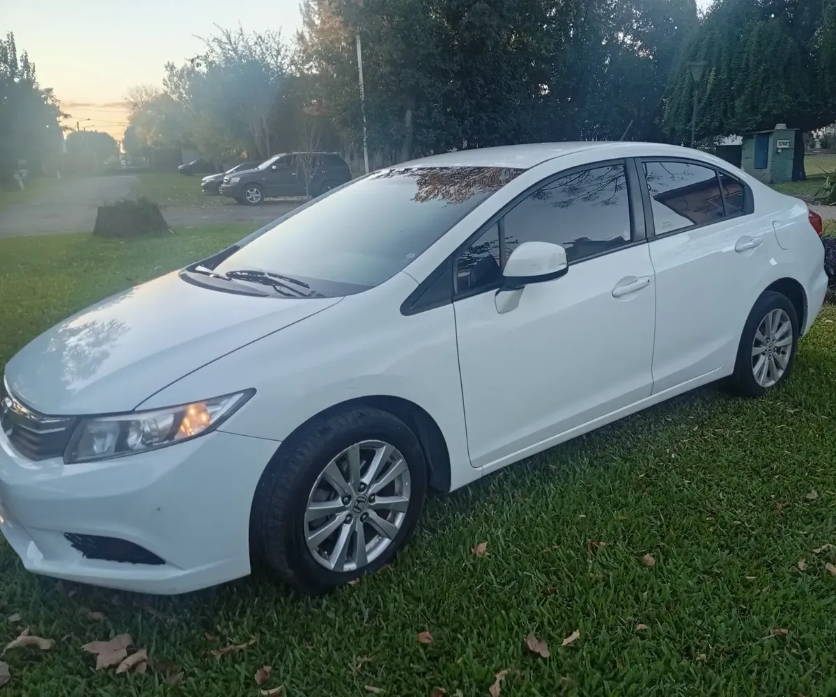 Honda Civic 1.8 Lxs At 140cv