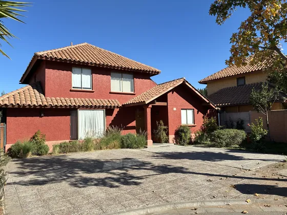 Hermosa Casa Remodelada (venta Sin Corredora)