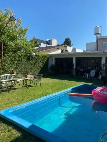 Oportunidad Casa 4 Amb C Jardin Piscina Y Cochera 