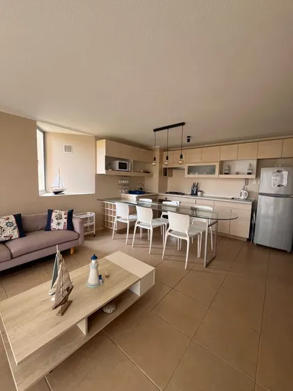 Vende Amoblado Impecable Laguna Algarrobo (75795)