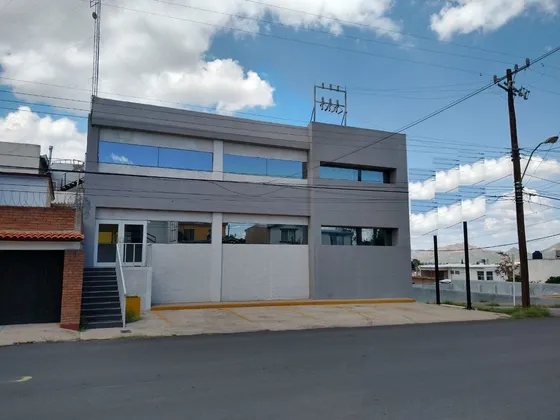 Las Granjas, Edificio 3 Niveles Para Oficinas Con Estacionamiento