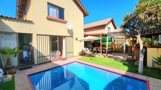 Casa En Venta De 3 Dorm. En Puente Alto