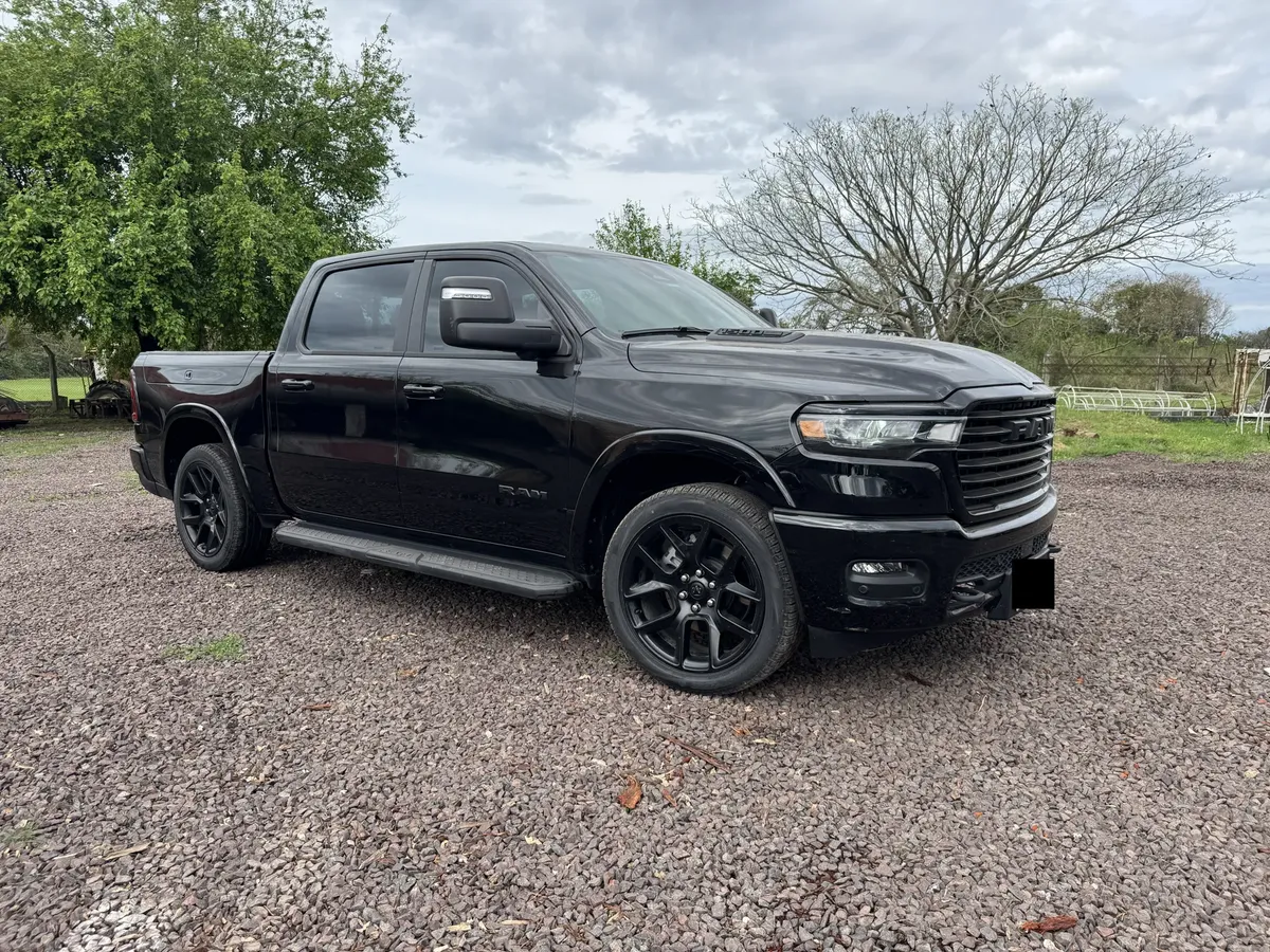 RAM 1500 3.0 Laramie Night Edition 4X4 AT8