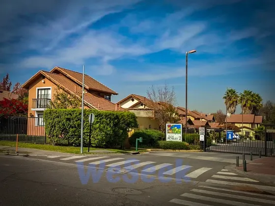 Casa En Venta De 3 Dorm Y 3 Baños, Huechuraba