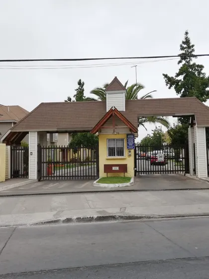 Venta Excelente Casa 3d 2b En Condominio, Peñaflor