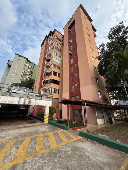 Venta Apart. Conj Res. La Hacienda Av. 19 De Abril. Jmus 