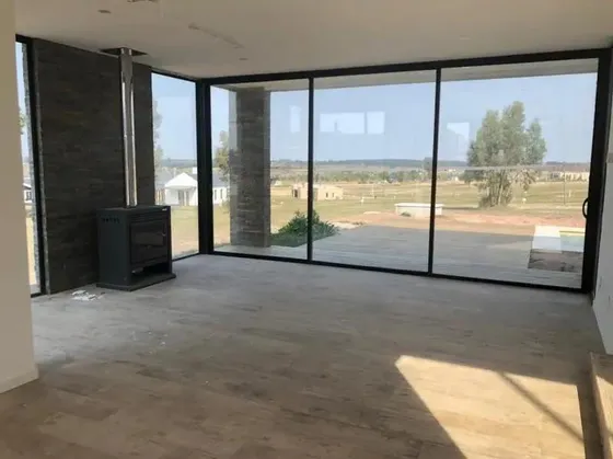 Venta Casa En Barrio Privado, 3 Dormitorios, Jardin, Piscina, Seguridad,