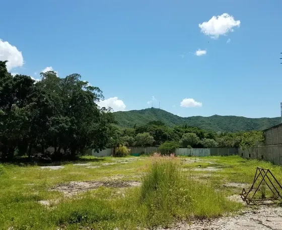 Terreno En Venta Av. Paseo Cabriales. Valencia