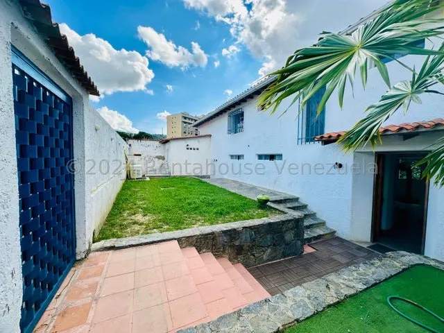 Oportunidad De Casa Remodelada En Calle Cerrada Con Doble Vigilancia En Venta En Terrazas De Club Hipico Vgi