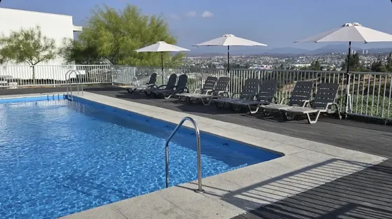 Vende Departamento En 4 Piso Seminuevo, Ingresa Piso 3