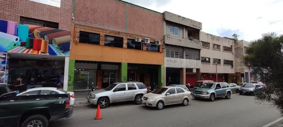 Local Comercial En Alquiler En Av Las Ferias Con Av Lara Valencia  Fp
