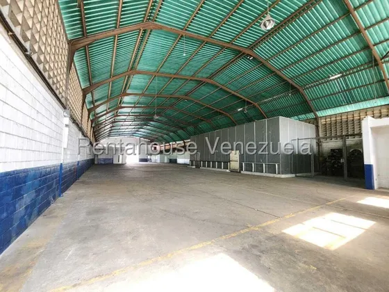 Daniela Linarez Alquila Galpones En La Zona Industrial Iii Barquisimeto 2580m2 De Terreno Y 1380m2 De Construccion Con Posibilidad De Habilititar Cava Cuarto De 150 Toneladas Si Se Requiere Complejo 