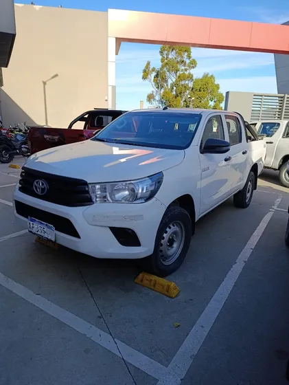 Toyota Hilux Pick-up 2.4 Cd Dx 150cv 4x4