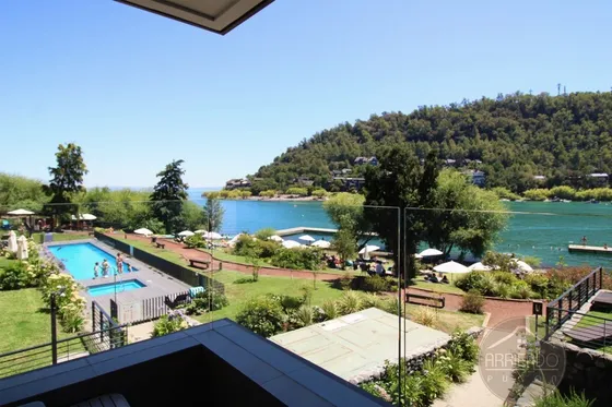 Precioso Departamento En Primera Línea De Lago
