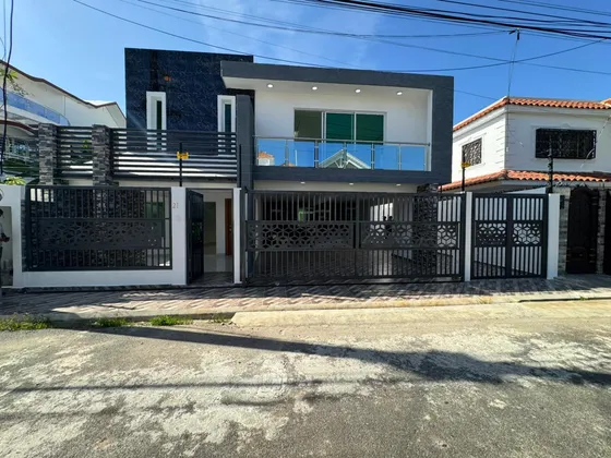 Casa En Zona Oriental Santo Domingo Este San Isidro 