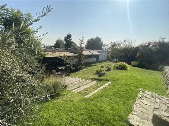 Casa En Venta De 3 Dorm. En Peñalolén