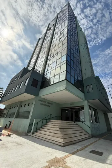 Vendo Amplia Consulta Médica Doble En Edificio Costanera