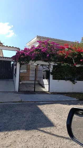 Alquilo Moderno Consultorio Odontológico Equipado Con Excelente Ubicación En Trigal Centro Gg
