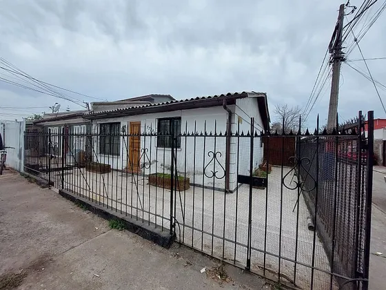 Vendo Casa Esquina Con 3 Dormitorios, Quinta Normal