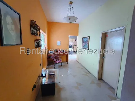 Maribel Morillo Vende Casa En Esquina Ubicada Al Centro-oeste, Cercana Avda. Pedro Leon Torres De Barquisimeto