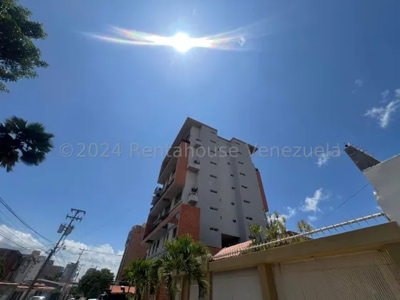 Venta Espectacular Apartamento Totalmente Amoblado Al Este De Barquisimeto !& Profesional Inmobiliario Mehilyn Perez !&