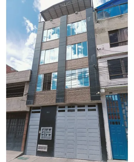 Venta Casa Con Siete Apartamentos Y Local Comercial En Nuevo Kennedy