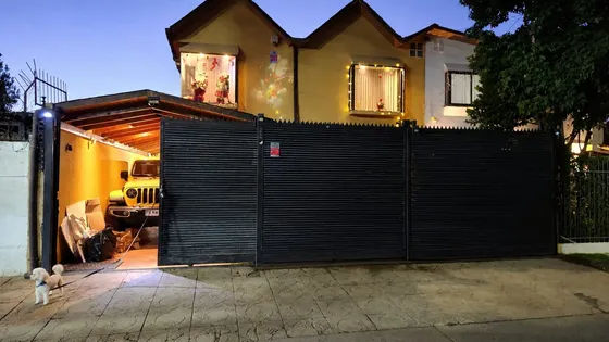 Amplia Y Moderna Casa Familiar En Barrio Cerrado