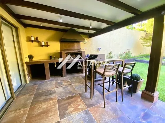 Casa Remodelada Sector Tranquilo 4d Jardin Amplio Seguridad