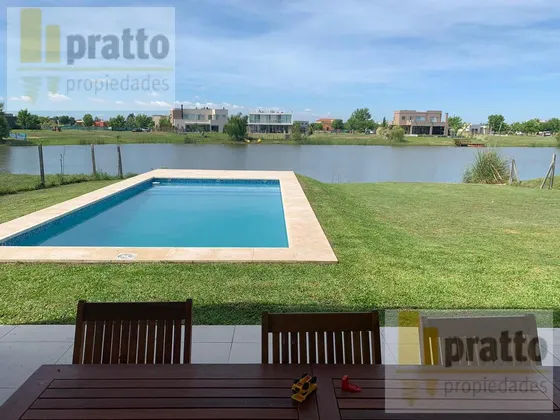 Casa En Venta Y Alquiler De 3 Dormitorios En El Cantón Norte