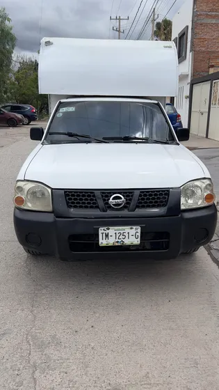 Nissan Np300 2.4 Chasis Mt