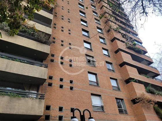 Departamento En Venta De 4 Dorm. En Las Condes, Remodelar