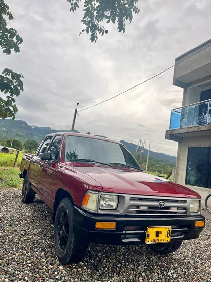 Toyota Hilux 2.4l 117 Hp 4x2