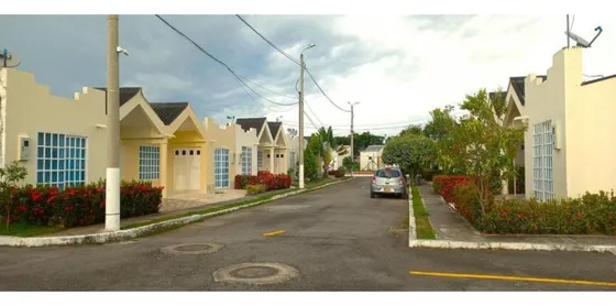 Calidad De Vida Y Elegancia: Casa De Ensueño En Condominio De Flandes