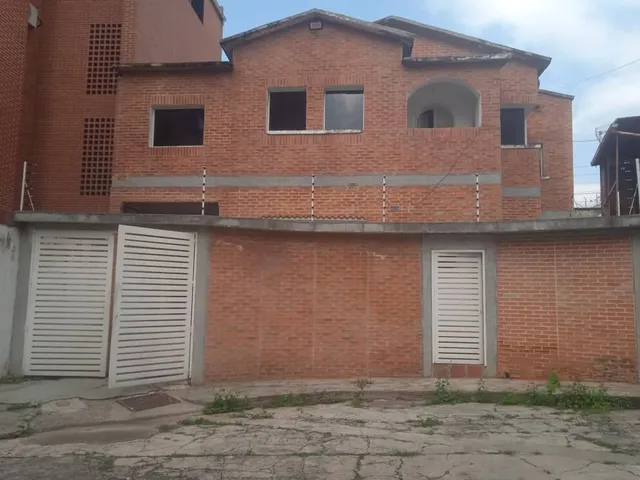 Se Vende Casa En La Campiña / 255mt2 / 3h-2b-3pe /