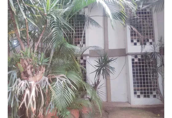Vendo Casa 750m2 Prados Del Este 0496