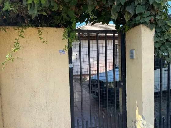 Casa Familiar Con Amplio Patio
