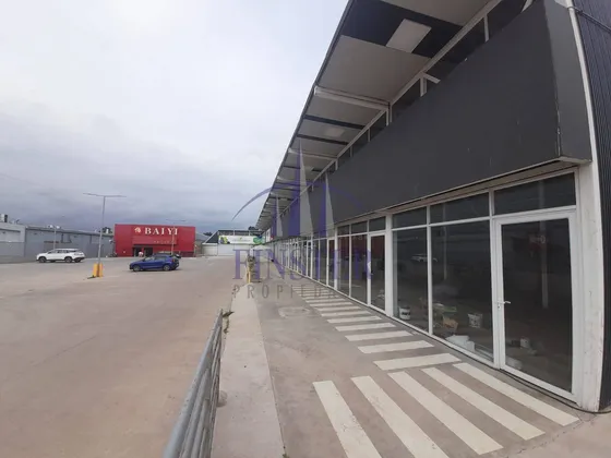 Ultimos Locales Al Lado De Supermercado Acuenta Quintero