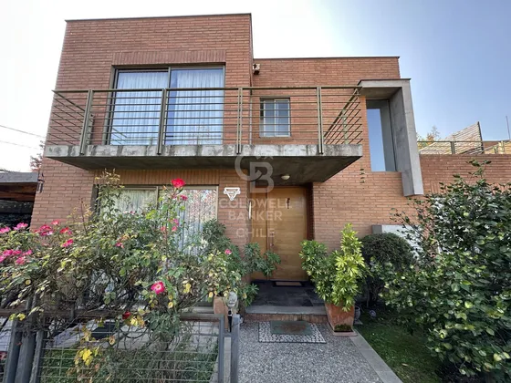 Casa Con Vista A Laguna En Lo Barnechea.