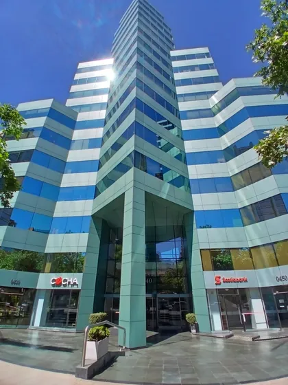 Excelente Oficina De 261m2 En Exclusivo Sector Financiero