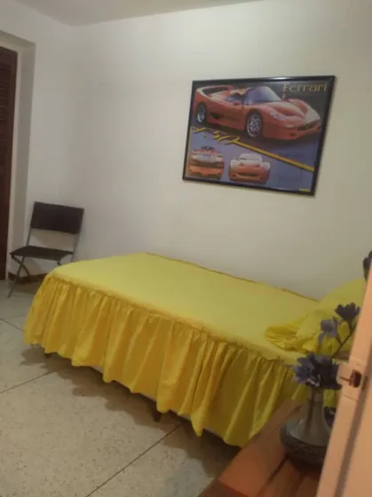 Se Alquila Habitación En El Paraíso Para Dama. Av. Paez