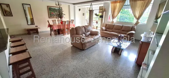 Apartamento Piso Bajo 137m², 3h, 3b, 1p, Mls #25-20171 En Venta Ubicado En Bello Campo, Amplio E Iluminado Apartamento, Con Excelente Ubicación / Isabel Gómez