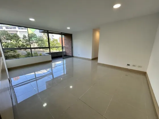  Apartamento En Arriendo Ubicado En El Poblado Sector Castropol (27619).