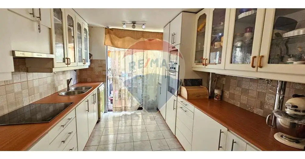 House in Parque Ingles Area