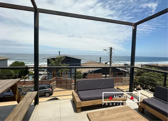 Moderna Casa Con Vista Panorámica Al Mar En Maitencillo