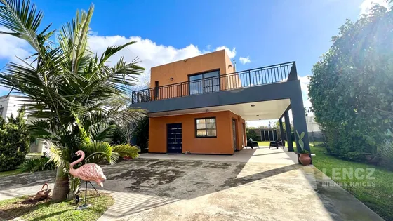Alquiler Casa 4 Ambientes Con Cocheras, Piscina, Jardin, Barrio Privado Los Troncos Berazategui