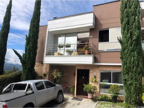 Casa Para La Venta En La Estrella Cerca Del Parque - Antioquia