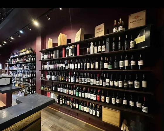 Vendo Fondo De Comercio Vinoteca Y Mucho Más!!!